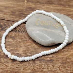 Luminous bone‎ white beaded bracelet B3126